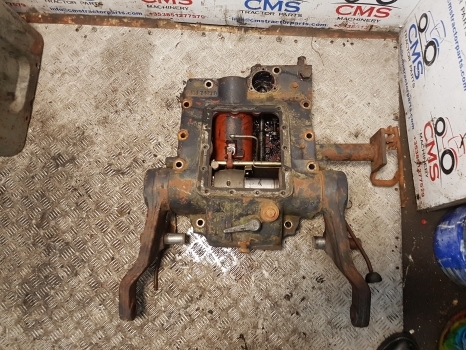 Deutz Dxbis110, 120, 85, 90 Hydraulic Lift Cover Assy 4337465r, 04331256 - Hydraulique pour Tracteur agricole: photos 4 Deutz Dxbis110, 120, 85, 90 Hydraulic Lift Cover Assy 4337465r, 04331256 - Hydraulique pour Tracteur agricole: photos 4