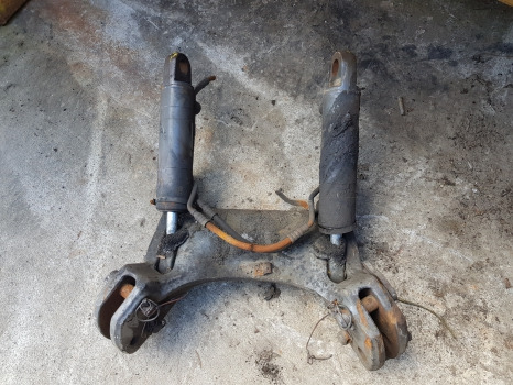 Fendt 724 S4, 700, 300, 500 Ser, Front Linkage Support 0046092100000 - Suspension: photos 1 Fendt 724 S4, 700, 300, 500 Ser, Front Linkage Support 0046092100000 - Suspension: photos 1
