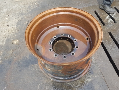 Fendt 724 S4 Massey Ferguson Front Wheel Rim W18x28 H718701024018 - Jante pour Tracteur agricole: photos 2 Fendt 724 S4 Massey Ferguson Front Wheel Rim W18x28 H718701024018 - Jante pour Tracteur agricole: photos 2