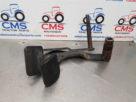 Fiat 140-90, 90-90, 115-90, Brake Pedals Pair 5110643, 5110653 - Pièces de frein pour Machine agricole: photos 2 Fiat 140-90, 90-90, 115-90, Brake Pedals Pair 5110643, 5110653 - Pièces de frein pour Machine agricole: photos 2