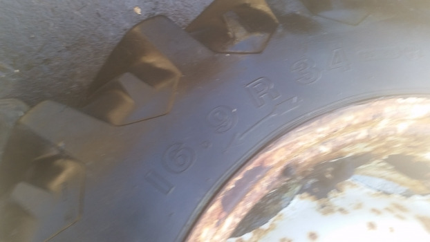 Fiat 90-90, 90 Series Rear Wheel And Tyre 16.9 R34 - Roue complète pour Machine agricole: photos 4 Fiat 90-90, 90 Series Rear Wheel And Tyre 16.9 R34 - Roue complète pour Machine agricole: photos 4
