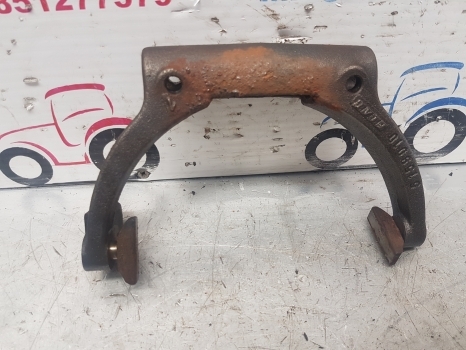 Fiat F Series F115, F120, F130, F140 Clutch Control Fork Assembly 5159010 - Embrayage et pièces pour Tracteur agricole: photos 1 Fiat F Series F115, F120, F130, F140 Clutch Control Fork Assembly 5159010 - Embrayage et pièces pour Tracteur agricole: photos 1