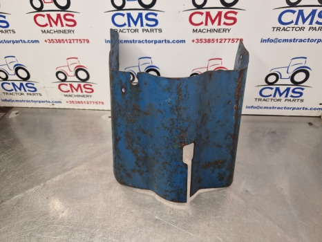 Ford 5000, 7000 Steering Column Cover - Cabine et intérieur: photos 3 Ford 5000, 7000 Steering Column Cover - Cabine et intérieur: photos 3