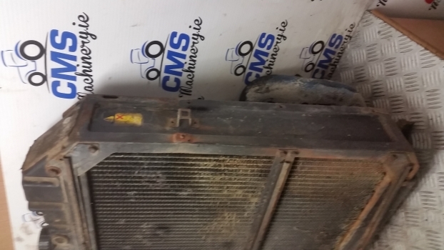 Ford 5640, 6640, 7740 Engine Water Cooling Radiator 82015101, 82010660 - Radiateur pour Tracteur agricole: photos 5 Ford 5640, 6640, 7740 Engine Water Cooling Radiator 82015101, 82010660 - Radiateur pour Tracteur agricole: photos 5
