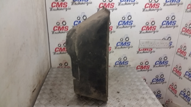 Ford 6710, 7710 Radiator Cowling E5nn8146ba, E5nn8146da - Système de refroidissement pour Tracteur agricole: photos 4 Ford 6710, 7710 Radiator Cowling E5nn8146ba, E5nn8146da - Système de refroidissement pour Tracteur agricole: photos 4