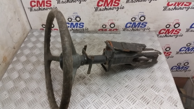 Ford 7840, 40 Series Steering Column Assembly With Steering Wheel 82009382 - Volant pour Tracteur agricole: photos 2 Ford 7840, 40 Series Steering Column Assembly With Steering Wheel 82009382 - Volant pour Tracteur agricole: photos 2