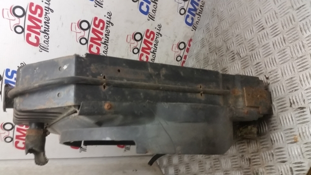 Ford Engine Water Cooling Radiator With Cowling 1 - Radiateur pour Tracteur agricole: photos 2 Ford Engine Water Cooling Radiator With Cowling 1 - Radiateur pour Tracteur agricole: photos 2