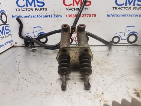 Ford New Holland 40, Ts, Ts6000 Series Brake Master Cylinder 81869963, 81866911 - Cylindre de frein pour Tracteur agricole: photos 3 Ford New Holland 40, Ts, Ts6000 Series Brake Master Cylinder 81869963, 81866911 - Cylindre de frein pour Tracteur agricole: photos 3