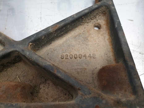 Ford New Holland 60,m,tm And Mxm Bonnett Bracket 82000442,82004663 - Capot pour Tracteur agricole: photos 5 Ford New Holland 60,m,tm And Mxm Bonnett Bracket 82000442,82004663 - Capot pour Tracteur agricole: photos 5