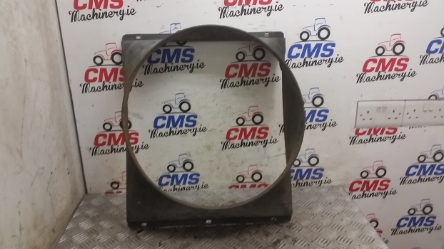 Ford Radiator Cowling D5nn8146, Please See The Description - Système de refroidissement pour Tracteur agricole: photos 2 Ford Radiator Cowling D5nn8146, Please See The Description - Système de refroidissement pour Tracteur agricole: photos 2