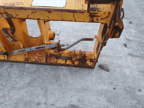Jcb 531-70 Jcb Q Fit Headstock, Quick Attach Hitch 160/13333 - Attache rapide pour Chariot télescopique: photos 2 Jcb 531-70 Jcb Q Fit Headstock, Quick Attach Hitch 160/13333 - Attache rapide pour Chariot télescopique: photos 2
