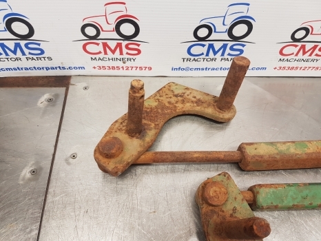 John Deere 6400, 6020, 6010, 5020 Pick Up Hitch Rod Kit Al170951, Al170952 - Attache rapide pour Tracteur agricole: photos 4 John Deere 6400, 6020, 6010, 5020 Pick Up Hitch Rod Kit Al170951, Al170952 - Attache rapide pour Tracteur agricole: photos 4