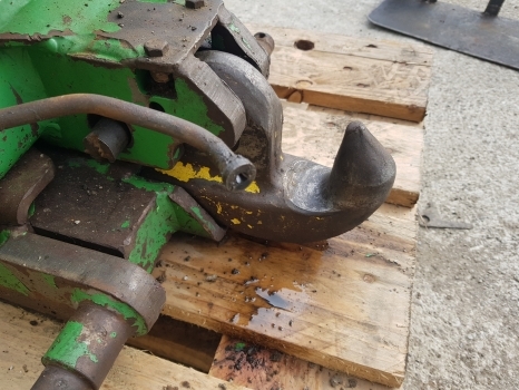 John Deere 6920, 6820, 6810, 6910 Pick Up Hitch Frame Al229594, Al220949 - Attache rapide pour Machine agricole: photos 2 John Deere 6920, 6820, 6810, 6910 Pick Up Hitch Frame Al229594, Al220949 - Attache rapide pour Machine agricole: photos 2