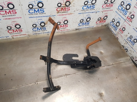 Aile Kubota M5092 Front Axle Mudguard Bracket Lhs Assy: photos 8