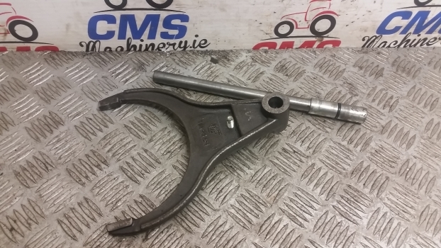 Landini Mythos Series 115 Rear Differential Lock Fork And Shaft 3531772m2, 772r2 - Différentiel pour Tracteur agricole: photos 1 Landini Mythos Series 115 Rear Differential Lock Fork And Shaft 3531772m2, 772r2 - Différentiel pour Tracteur agricole: photos 1