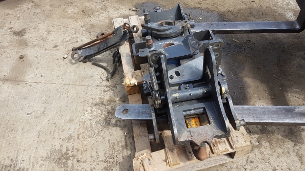 Landini Mythos Tdi 115 Pick Up Hitch, May FitModels - Attache rapide pour Tracteur agricole: photos 5 Landini Mythos Tdi 115 Pick Up Hitch, May FitModels - Attache rapide pour Tracteur agricole: photos 5
