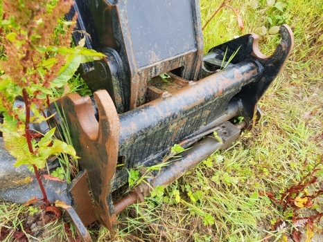 Manitou Mlt 735-120 Lsu Headstock Head Stock Complete - Attache rapide pour Chariot télescopique: photos 3 Manitou Mlt 735-120 Lsu Headstock Head Stock Complete - Attache rapide pour Chariot télescopique: photos 3