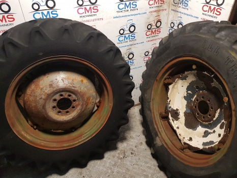 Massey Ferguson  135, 35 David Brown, Ford 2000, 3000 Wheel Pair 12.4-23 - Roue complète pour Machine agricole: photos 4 Massey Ferguson  135, 35 David Brown, Ford 2000, 3000 Wheel Pair 12.4-23 - Roue complète pour Machine agricole: photos 4