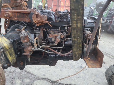 Massey Ferguson 4255 Rear Axle Centre Housing - Essieu arrière pour Machine agricole: photos 1 Massey Ferguson 4255 Rear Axle Centre Housing - Essieu arrière pour Machine agricole: photos 1
