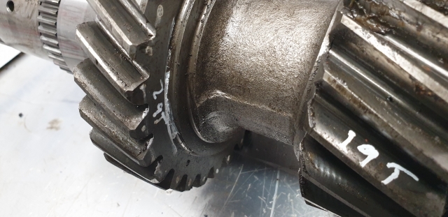 Massey Ferguson 50 Hx Gearbox Shaft Gear Z 35/29/19 1695793m1, 1691249m1 - Boîte de vitesse et pièces pour Tractopelle: photos 3 Massey Ferguson 50 Hx Gearbox Shaft Gear Z 35/29/19 1695793m1, 1691249m1 - Boîte de vitesse et pièces pour Tractopelle: photos 3