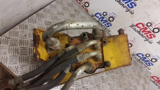 Massey Ferguson 50b Hydraulic Distribution Valve Assembly D100842 - Valve hydraulique pour Tractopelle: photos 5 Massey Ferguson 50b Hydraulic Distribution Valve Assembly D100842 - Valve hydraulique pour Tractopelle: photos 5