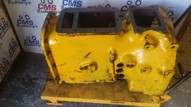 Massey Ferguson 50b Transmission Gearbox Housing 52380m2 - Boîte de vitesse et pièces pour Tractopelle: photos 1 Massey Ferguson 50b Transmission Gearbox Housing 52380m2 - Boîte de vitesse et pièces pour Tractopelle: photos 1