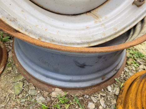 Massey Ferguson 5445, 5460, 5455, 5712, 5465, 6480 Rear Wheel Rim Pair W15 X 34 - Jante pour Machine agricole: photos 2 Massey Ferguson 5445, 5460, 5455, 5712, 5465, 6480 Rear Wheel Rim Pair W15 X 34 - Jante pour Machine agricole: photos 2