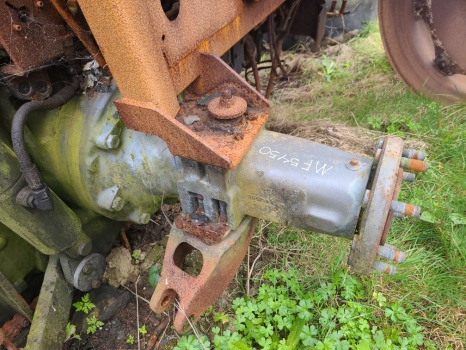 Massey Ferguson 5450 Rear half axle rhs 3067118 - Essieu arrière pour Machine agricole: photos 1 Massey Ferguson 5450 Rear half axle rhs 3067118 - Essieu arrière pour Machine agricole: photos 1