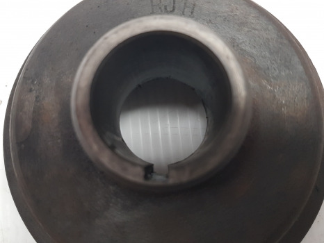 Massey Ferguson 65 Mk1 Engine Crankshaft Pulley 0670319, 31143721, 1641063m1 - Moteur et pièces: photos 3 Massey Ferguson 65 Mk1 Engine Crankshaft Pulley 0670319, 31143721, 1641063m1 - Moteur et pièces: photos 3