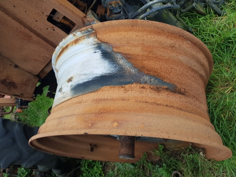 Massey Ferguson 7719, 7719s, 7720, 7620, 7619 Rear Wheel Rim 20x42 4355999m92 - Jante pour Machine agricole: photos 2 Massey Ferguson 7719, 7719s, 7720, 7620, 7619 Rear Wheel Rim 20x42 4355999m92 - Jante pour Machine agricole: photos 2