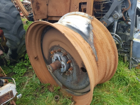 Massey Ferguson 7719s, 7719, 7720, 7620, 7619 Rear Wheel Rim 20x42 4355999m92 - Jante pour Machine agricole: photos 1 Massey Ferguson 7719s, 7719, 7720, 7620, 7619 Rear Wheel Rim 20x42 4355999m92 - Jante pour Machine agricole: photos 1