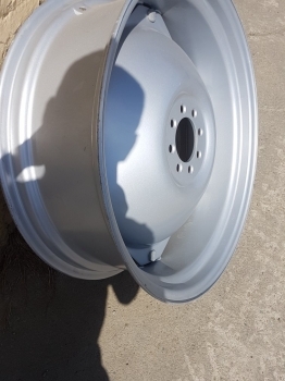 Massey Ferguson, Fordson, Ford, David Brown Rear Wheel Assembly W10x28 - Jante pour Tracteur agricole: photos 4 Massey Ferguson, Fordson, Ford, David Brown Rear Wheel Assembly W10x28 - Jante pour Tracteur agricole: photos 4