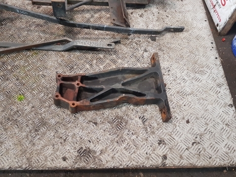 New Holland 8360, 8260, 8160, Tm120, Tm140 Bonnet, Hood Support Kit 82006312 - Capot pour Tracteur agricole: photos 2 New Holland 8360, 8260, 8160, Tm120, Tm140 Bonnet, Hood Support Kit 82006312 - Capot pour Tracteur agricole: photos 2