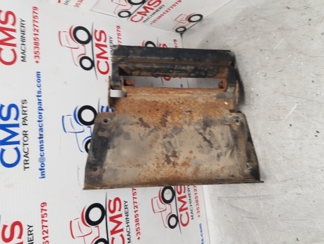 New Holland Case Puma T6000, T7 T7.200 Hood Bonnet Support 84153356, 87353681 - Capot pour Tracteur agricole: photos 5 New Holland Case Puma T6000, T7 T7.200 Hood Bonnet Support 84153356, 87353681 - Capot pour Tracteur agricole: photos 5