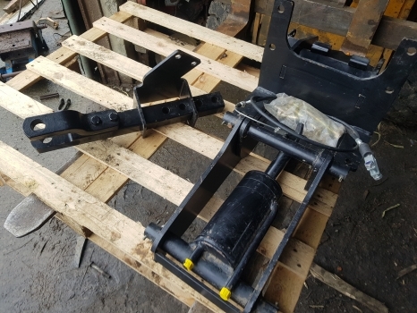 New Holland Case Td5, Td, Farmall, Jx Ser Dromone Pick Up Hitch Complete P57828 - Attache rapide pour Tracteur agricole: photos 1 New Holland Case Td5, Td, Farmall, Jx Ser Dromone Pick Up Hitch Complete P57828 - Attache rapide pour Tracteur agricole: photos 1