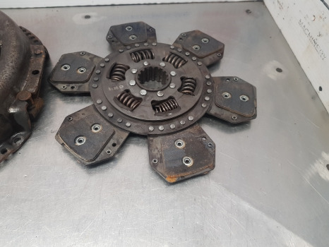 New Holland Fiat Ford 35, L95, Tl90 Clutch Assembly 5167939, 5189823, 5179851 - Embrayage et pièces pour Machine agricole: photos 4 New Holland Fiat Ford 35, L95, Tl90 Clutch Assembly 5167939, 5189823, 5179851 - Embrayage et pièces pour Machine agricole: photos 4