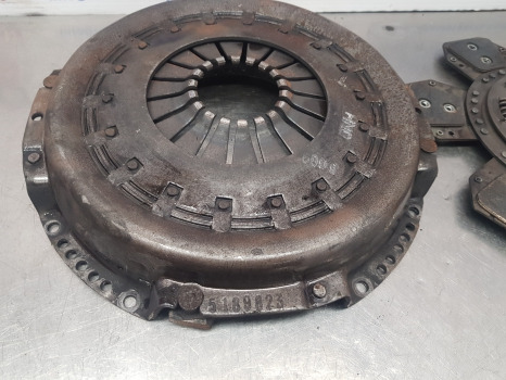 New Holland Fiat Ford 35, L95, Tl90 Clutch Assembly 5167939, 5189823, 5179851 - Embrayage et pièces pour Machine agricole: photos 3 New Holland Fiat Ford 35, L95, Tl90 Clutch Assembly 5167939, 5189823, 5179851 - Embrayage et pièces pour Machine agricole: photos 3