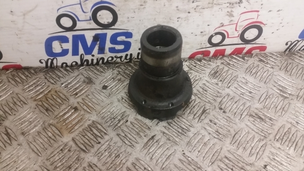 New Holland T5.100, T5.110, T5.120 4wd Propeller Shaft Hub 47669813 - Arbre à cardan pour Tracteur agricole: photos 3 New Holland T5.100, T5.110, T5.120 4wd Propeller Shaft Hub 47669813 - Arbre à cardan pour Tracteur agricole: photos 3
