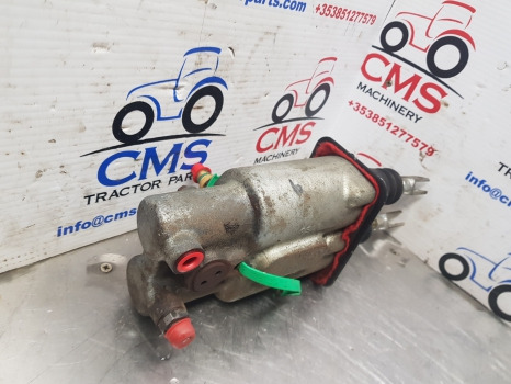 New Holland T7040, T7.260 Brake Master Cylinder 87315873, 87754484, 47777898 - Cylindre de frein pour Machine agricole: photos 5 New Holland T7040, T7.260 Brake Master Cylinder 87315873, 87754484, 47777898 - Cylindre de frein pour Machine agricole: photos 5