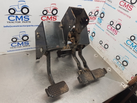New Holland T7040, Tsa Brake, Clutch Pedal Kit 87547108, 87547109, 87566904 - Embrayage et pièces pour Machine agricole: photos 3 New Holland T7040, Tsa Brake, Clutch Pedal Kit 87547108, 87547109, 87566904 - Embrayage et pièces pour Machine agricole: photos 3