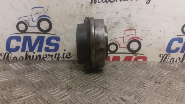 New Holland Tm Fiat F Series F100 - F130 Clutch Release Bearing 5149611 - Embrayage et pièces pour Machine agricole: photos 2 New Holland Tm Fiat F Series F100 - F130 Clutch Release Bearing 5149611 - Embrayage et pièces pour Machine agricole: photos 2