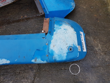 New Holland Tm, Ts, Tl, 60, 40, 35 Series, Cab Mudguard Kit 82007495, 82007496 - Aile: photos 4 New Holland Tm, Ts, Tl, 60, 40, 35 Series, Cab Mudguard Kit 82007495, 82007496 - Aile: photos 4