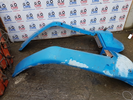 New Holland Tm, Ts, Tl, 60, 40, 35 Series, Cab Mudguard Kit 82007495, 82007496 - Aile: photos 1 New Holland Tm, Ts, Tl, 60, 40, 35 Series, Cab Mudguard Kit 82007495, 82007496 - Aile: photos 1