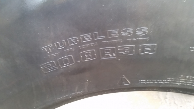 Old Stock Old Stock Rear Tyre Goodyear 20.8r38 5b03 - Pneu pour Tracteur agricole: photos 3 Old Stock Old Stock Rear Tyre Goodyear 20.8r38 5b03 - Pneu pour Tracteur agricole: photos 3