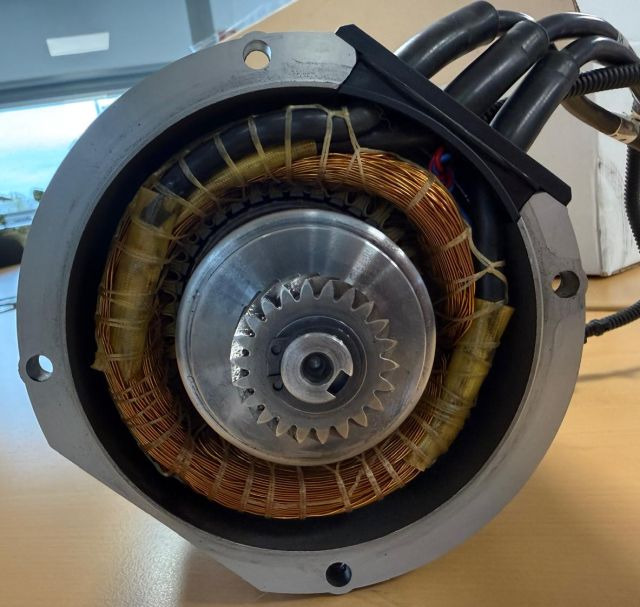 Jungheinrich 51050621 | Drive motor AF 4D4-L1 I/N 1011130 3 x14V 1,0 KW sn. JA18 - Système électrique pour Matériel de manutention: photos 3 Jungheinrich 51050621 | Drive motor AF 4D4-L1 I/N 1011130 3 x14V 1,0 KW sn. JA18 - Système électrique pour Matériel de manutention: photos 3