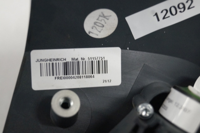 Jungheinrich 51157751 | Directional switch for ERE120/225 with folding platform - Système électrique pour Matériel de manutention: photos 3 Jungheinrich 51157751 | Directional switch for ERE120/225 with folding platform - Système électrique pour Matériel de manutention: photos 3