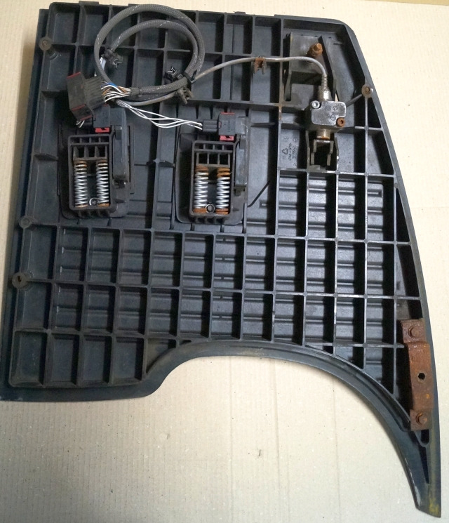 Jungheinrich 51189782 | Vloerplaat Floorplate ETV from Year 2011 Driving pedal 5 Vloerplaat Floorplate ETV from Year 2011 Driving pedal 51443197 Brake pedal 51198398 Kill switch 51188550 kabel 51178968 - Frame/ Châssis pour Matériel de manutention: photos 2 Jungheinrich 51189782 | Vloerplaat Floorplate ETV from Year 2011 Driving pedal 5 Vloerplaat Floorplate ETV from Year 2011 Driving pedal 51443197 Brake pedal 51198398 Kill switch 51188550 kabel 51178968 - Frame/ Châssis pour Matériel de manutention: photos 2