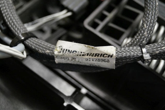 Jungheinrich 51189782 | Vloerplaat Floorplate ETV from Year 2011 Driving pedal 5 Vloerplaat Floorplate ETV from Year 2011 Driving pedal 51443197 Brake pedal 51198398 Kill switch 51188550 kabel 51178968 - Frame/ Châssis pour Matériel de manutention: photos 3 Jungheinrich 51189782 | Vloerplaat Floorplate ETV from Year 2011 Driving pedal 5 Vloerplaat Floorplate ETV from Year 2011 Driving pedal 51443197 Brake pedal 51198398 Kill switch 51188550 kabel 51178968 - Frame/ Châssis pour Matériel de manutention: photos 3