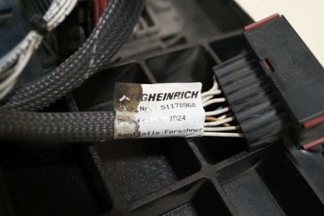 Jungheinrich 51189782 | Vloerplaat Floorplate ETV from Year 2011 Driving pedal 5 Vloerplaat Floorplate ETV from Year 2011 Driving pedal 51443197 Brake pedal 51198398 Kill switch 51188550 kabel 51178968 - Frame/ Châssis pour Matériel de manutention: photos 3 Jungheinrich 51189782 | Vloerplaat Floorplate ETV from Year 2011 Driving pedal 5 Vloerplaat Floorplate ETV from Year 2011 Driving pedal 51443197 Brake pedal 51198398 Kill switch 51188550 kabel 51178968 - Frame/ Châssis pour Matériel de manutention: photos 3