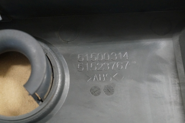 Jungheinrich 51500314 | bonnet including contact key and battery/hour indicator - Frame/ Châssis pour Matériel de manutention: photos 3 Jungheinrich 51500314 | bonnet including contact key and battery/hour indicator - Frame/ Châssis pour Matériel de manutention: photos 3